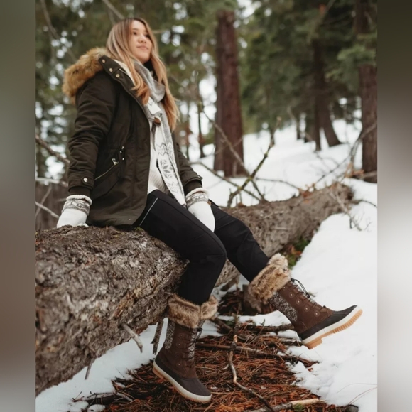 BEARPAW 🐻Womens Suede Earth Lace Up Rory Faux Fur Collar Boots Waterproof Siz10 - Picture 2 of 11